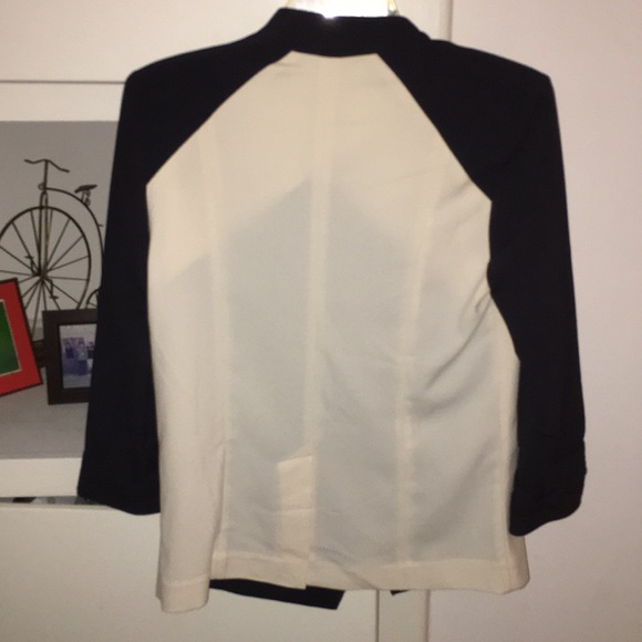 Greylin white and navy collarless Blazer - Picture 3 of 4